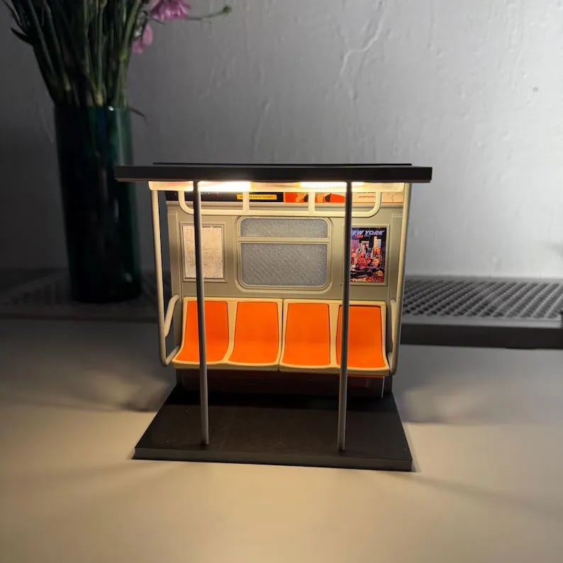 đNYC Subway Train Lamp â Rechargeable & USB Powered | Includes 3 Interchangeable Posters đ„Buy 2 Free Shipping (Clean, no pee smellđ€Ł)